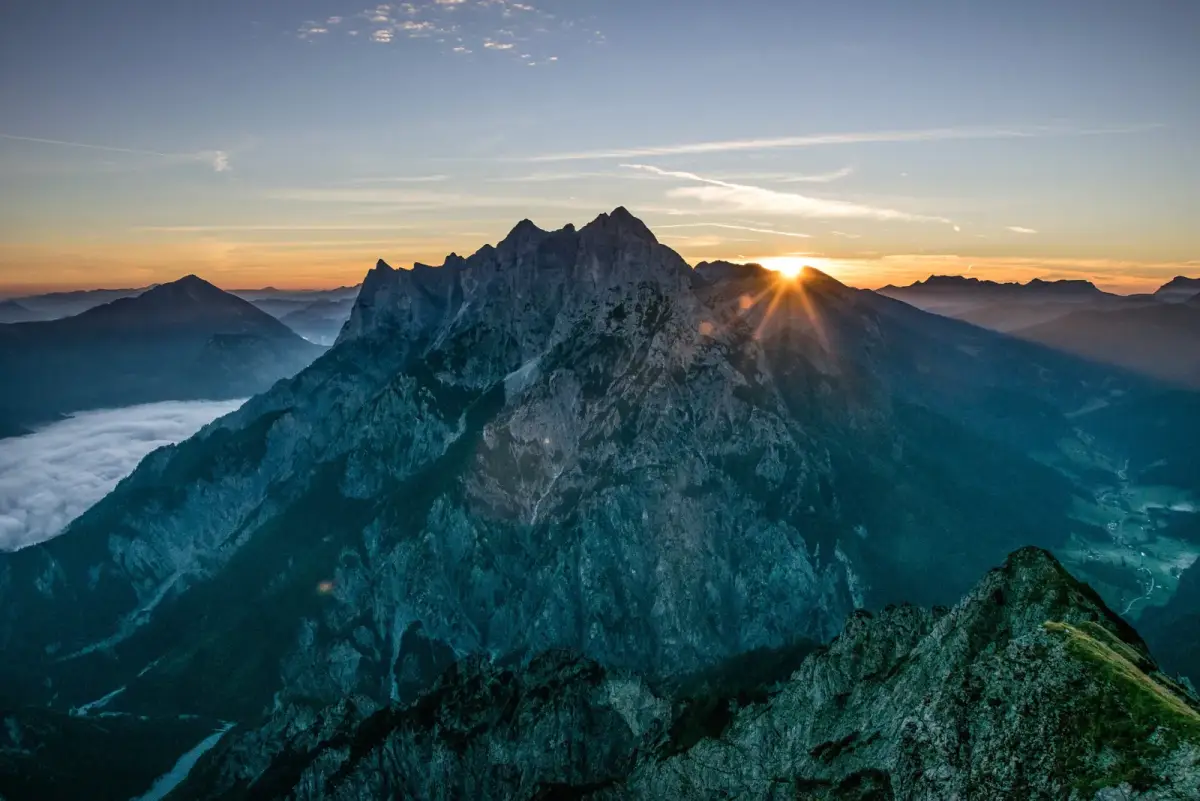 Panoramablick auf die Gesäuseberge bei Sonnenaufgang